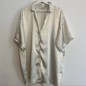 Vintage Victoria’s Secret White Oversized Night Shirt Size Medium